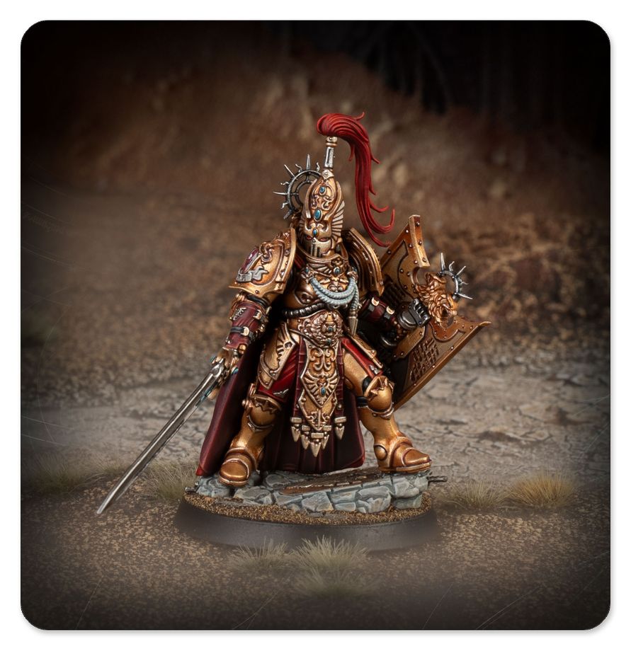 Capitán Escudo Custodes de Warhammer con casco y penacho rojo, espada y escudo, sobre terreno rocoso con fondo oscuro.