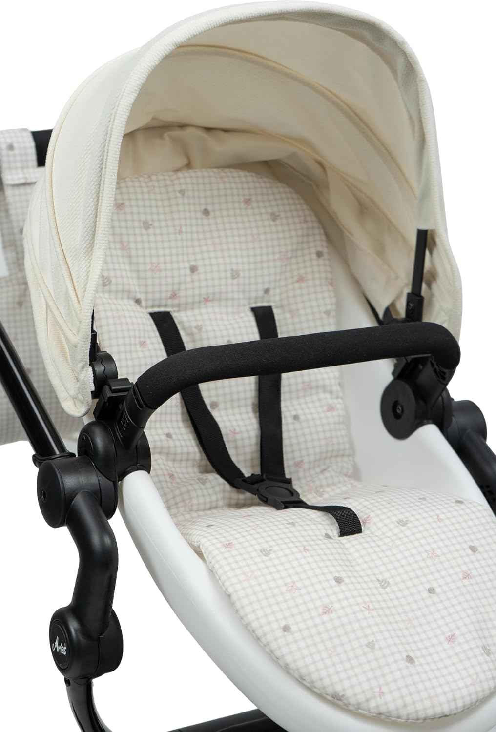 Sillita Moderna Urban con Bolso y Accesorios Muñecas Arias 47,5x66x82 cm