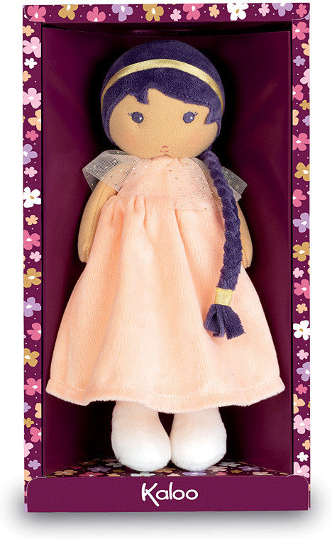 Muñeca de tela bebé Iris Kaloo Tendresse 25cm vista frontal vestido melocotón