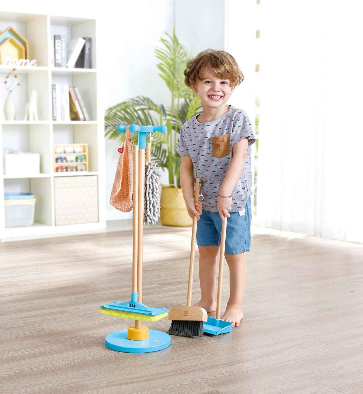 Juego de Limpieza con Escoba Hape E3055 – 6 Piezas