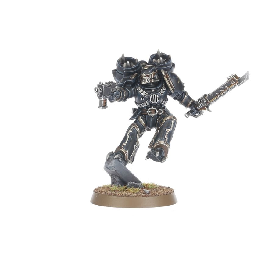 Rapaz Marines Espaciales del Caos pintado con pistola bolter y espada sierra - miniatura Warhammer 40,000
