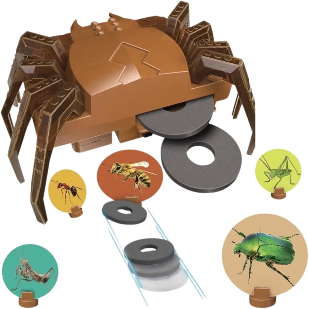 Kit de construcción 4M Robot Araña SpiderBot lanzador de discos – vista frontal del robot ensamblado
